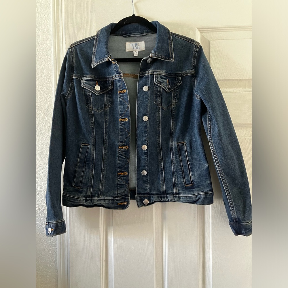 Time & Tru Jean jacket size small.